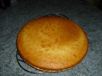 Erdbeer-Quark-Sahnetorte für eilige - Rezept - Bild Nr. 4