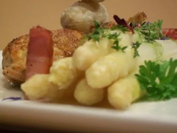 Rezept: Spargel vom Niederrhein in bester Gesellschaft Bild Nr. 4 Spargel vom Niederrhein in bester Gesellschaft - Rezept - Bild Nr. 4