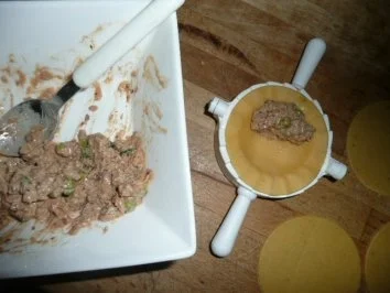 NUDELN/RAVIOLI:Thunfisch-Erbsen-Füllung - Rezept - Bild Nr. 2