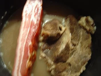 Schnibbelbohnen-Stampf mit Suppenfleisch und Bauch - Rezept - Bild Nr. 3