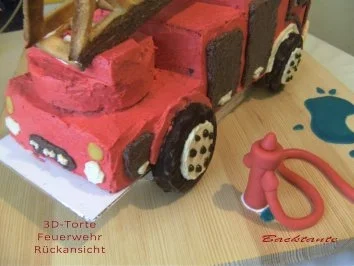 Rezept: TORTE - 3D-Torte - Feuerwehr Bild Nr. 5 TORTE - 3D-Torte - Feuerwehr - Rezept - Bild Nr. 5