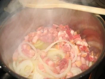 Rezept: Fisch: Gebratene Scholle an Speck-Zwiebel Sößchen Bild Nr. 5 Fisch: Gebratene Scholle an Speck-Zwiebel Sößchen - Rezept - Bild Nr. 5