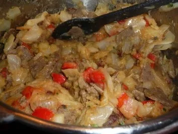 Rezept: Paprika-Gyros im Kohl-Kartoffelgemüse Paprika-Gyros im Kohl-Kartoffelgemüse - Rezept