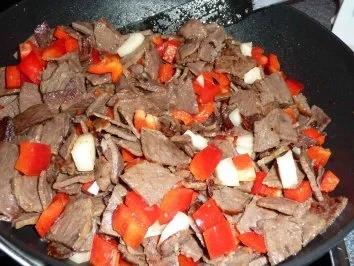 Rezept: Paprika-Gyros im Kohl-Kartoffelgemüse Bild Nr. 5 Paprika-Gyros im Kohl-Kartoffelgemüse - Rezept - Bild Nr. 5