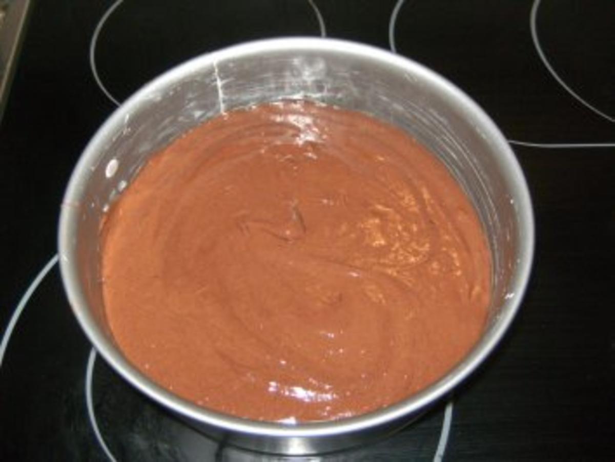 Schokoladen - Kirschtorte mit Eierlikörcreme - Rezept - Bild Nr. 5