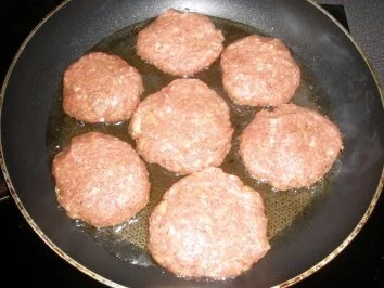 Rezept: Gratinierte Pizza-Frikadellen Bild Nr. 2 Gratinierte Pizza-Frikadellen - Rezept - Bild Nr. 2