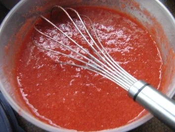 Rezept: Erdbeer-Dickmilch-Sahne- Torte Bild Nr. 5 Erdbeer-Dickmilch-Sahne- Torte - Rezept - Bild Nr. 5