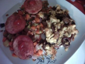 Gebratene Jagdwurst-Scheiben,gedünstetes Mischgemüse mit gebr. Champignons im Rührereimant - Rezept - Bild Nr. 7