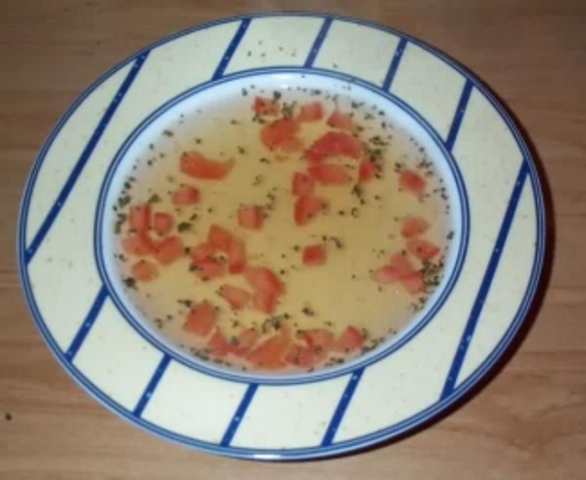 Klare Tomatensuppe - Rezept