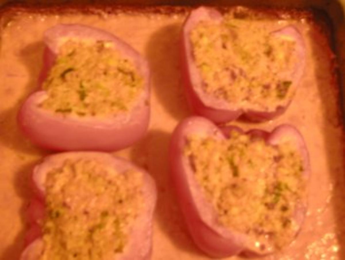 Paprika mit Hafergrütze-Füllung - Rezept - kochbar.de