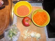 rote Linsensuppe mit Apfel und Hühnchenfilet - Rezept