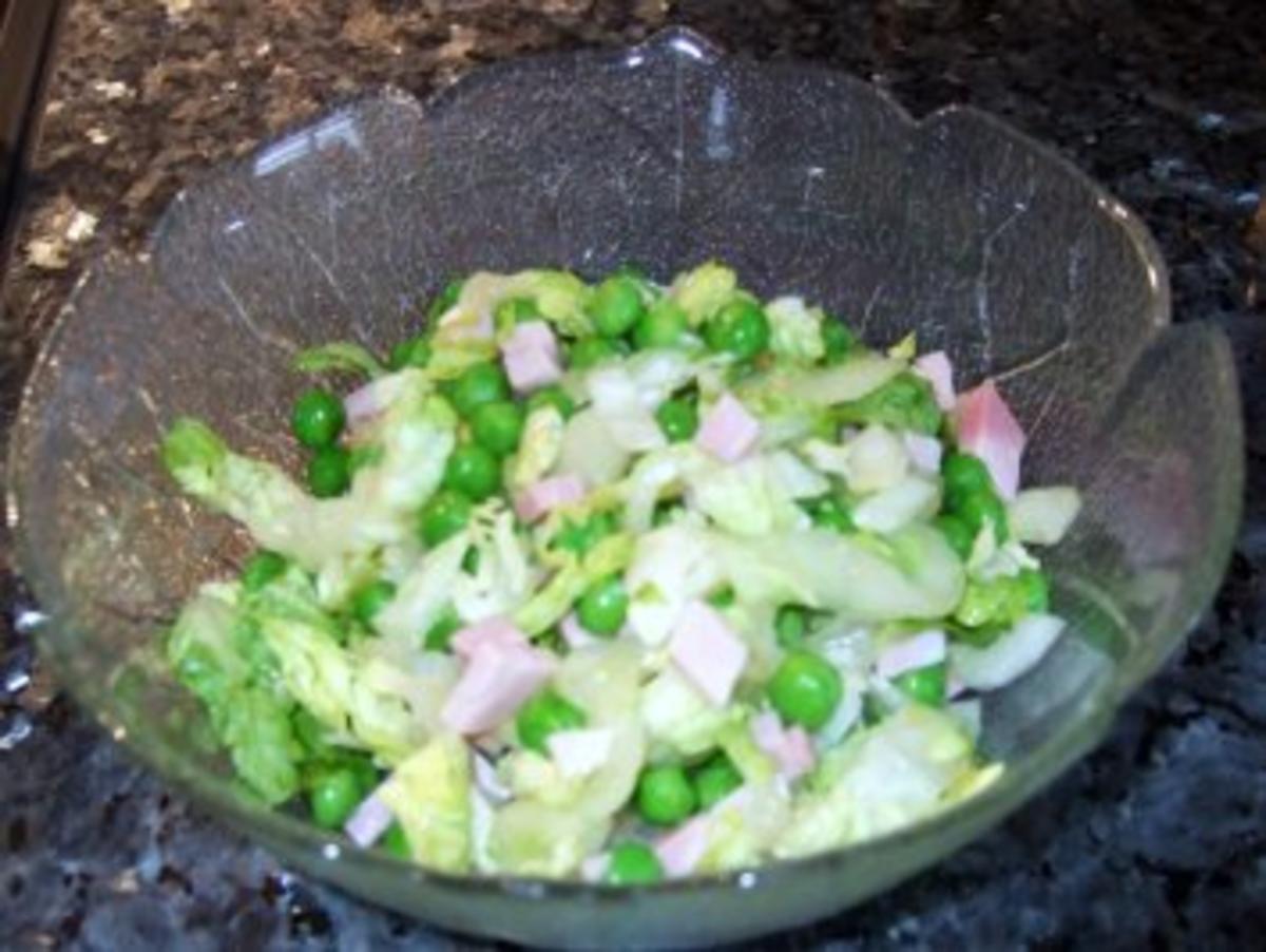 Erbsensalat mit Erbsen tiefgekühlt und Salatgurke - Rezept mit Bild ...