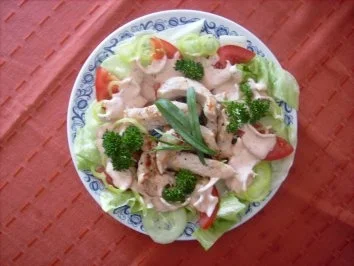 Putenstreifen auf Salat - Rezept