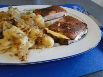 Rezept: Gefüllter Leberkäse mit Stampfkartoffeln und Sauerkraut Bild Nr. 8 Gefüllter Leberkäse mit Stampfkartoffeln und Sauerkraut - Rezept - Bild Nr. 8
