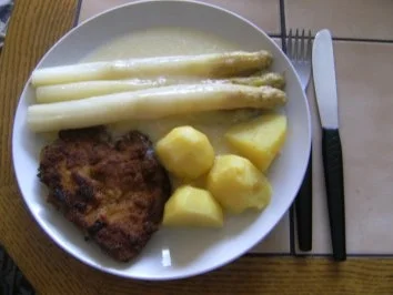 Rezept: HAUPTGERICHT - Schweinekotelett, Spargel und Kartoffeln HAUPTGERICHT - Schweinekotelett, Spargel und Kartoffeln - Rezept