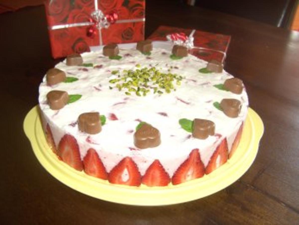 Erdbeer-Sekt-Torte zum Muttertag - Rezept