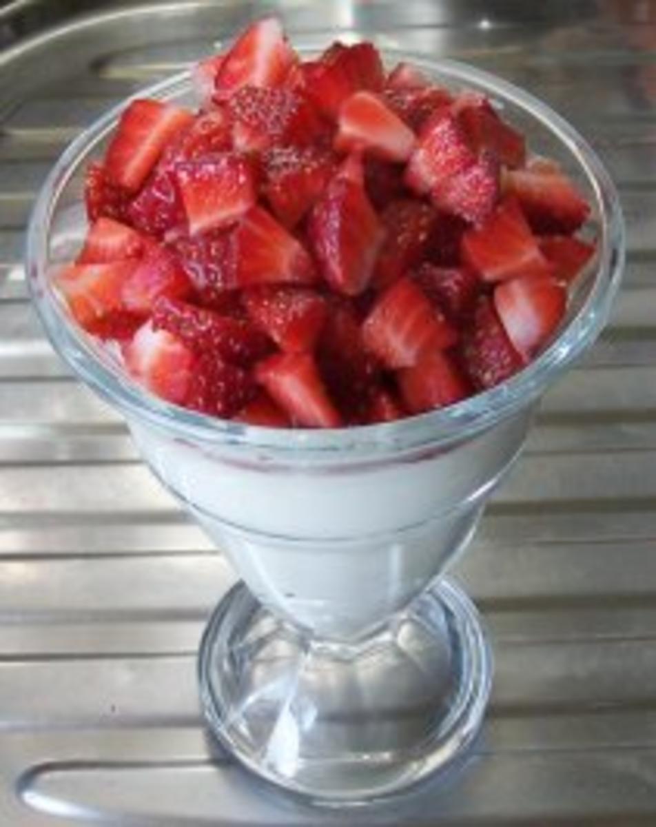 Dessert: Quark-Creme mit Erdbeeren - Rezept - Bild Nr. 2
