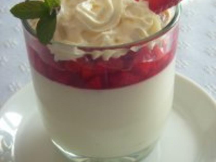 Holunder Buttermilchmousse mit Erdbeeren - einfach - von luna777