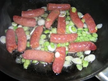 Merquez mit Kartöffelchen gebraten und mit Mozzarella überbacken - Rezept - Bild Nr. 3