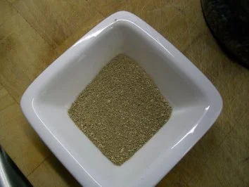 Kalbsfilet auf cremiger Trüffelpolenta zu frittierten Zucchiniblüten an Morchelschaum - Rezept - Bild Nr. 9