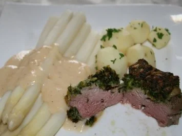 Schwein: Filet mit Cornflakes-Bärlauch-Haube und Spargel mit jungen Kartoffeln - Rezept - Bild Nr. 10