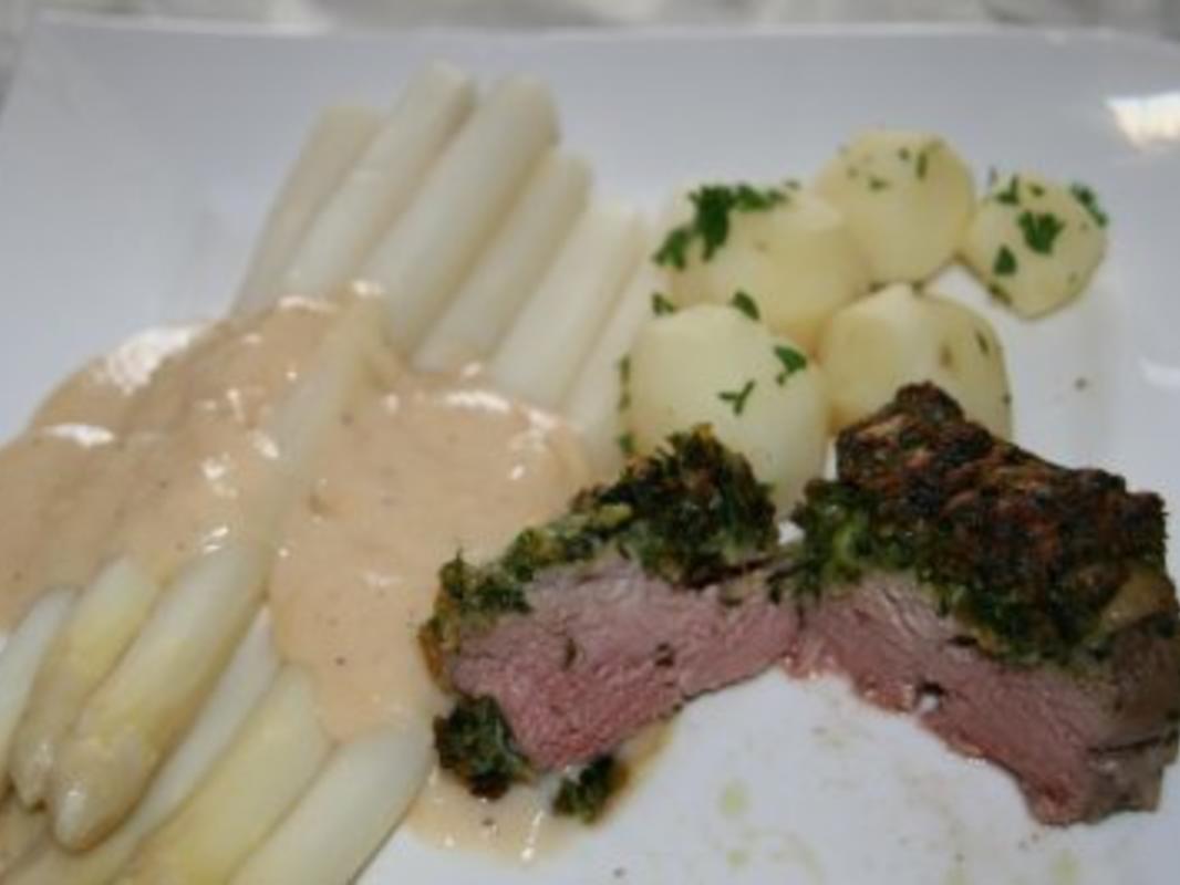 Schwein: Filet mit Cornflakes Bärlauch Haube und Spargel mit jungen ...