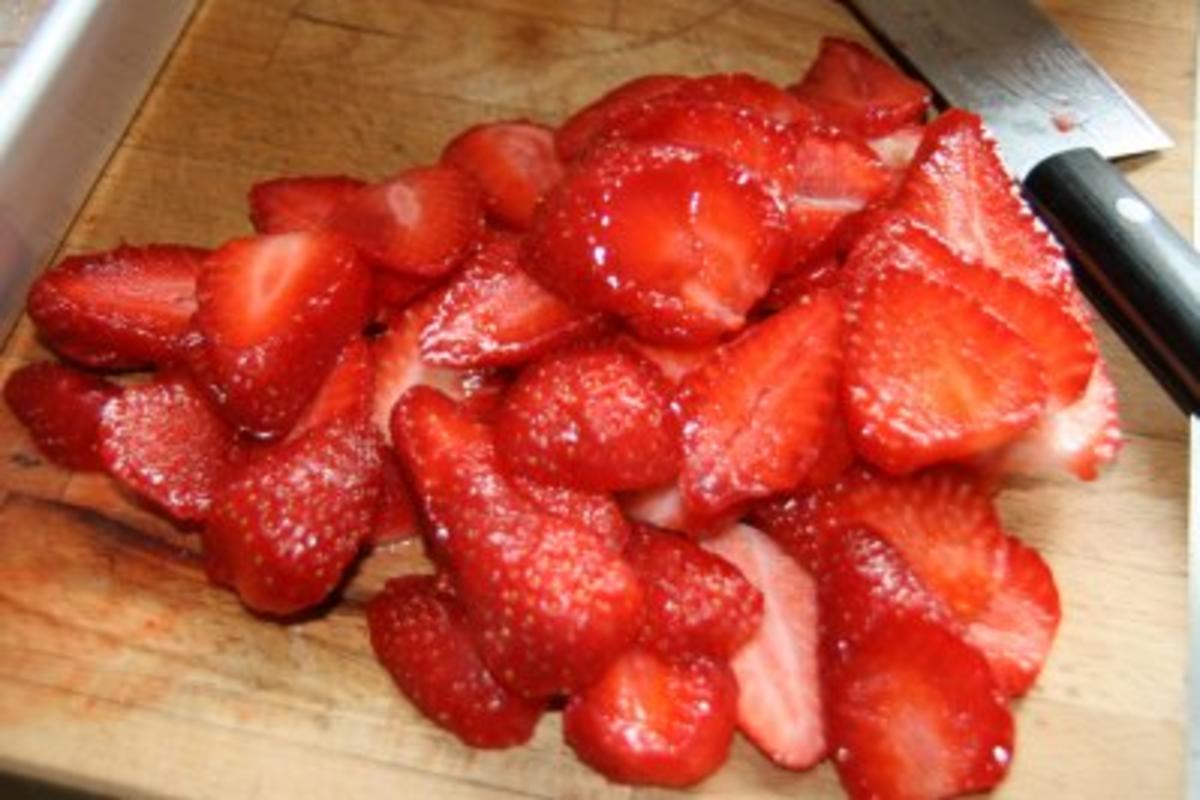 Dessert: Rhabarber-Erdbeer-Tiramisu - Rezept - Bild Nr. 4