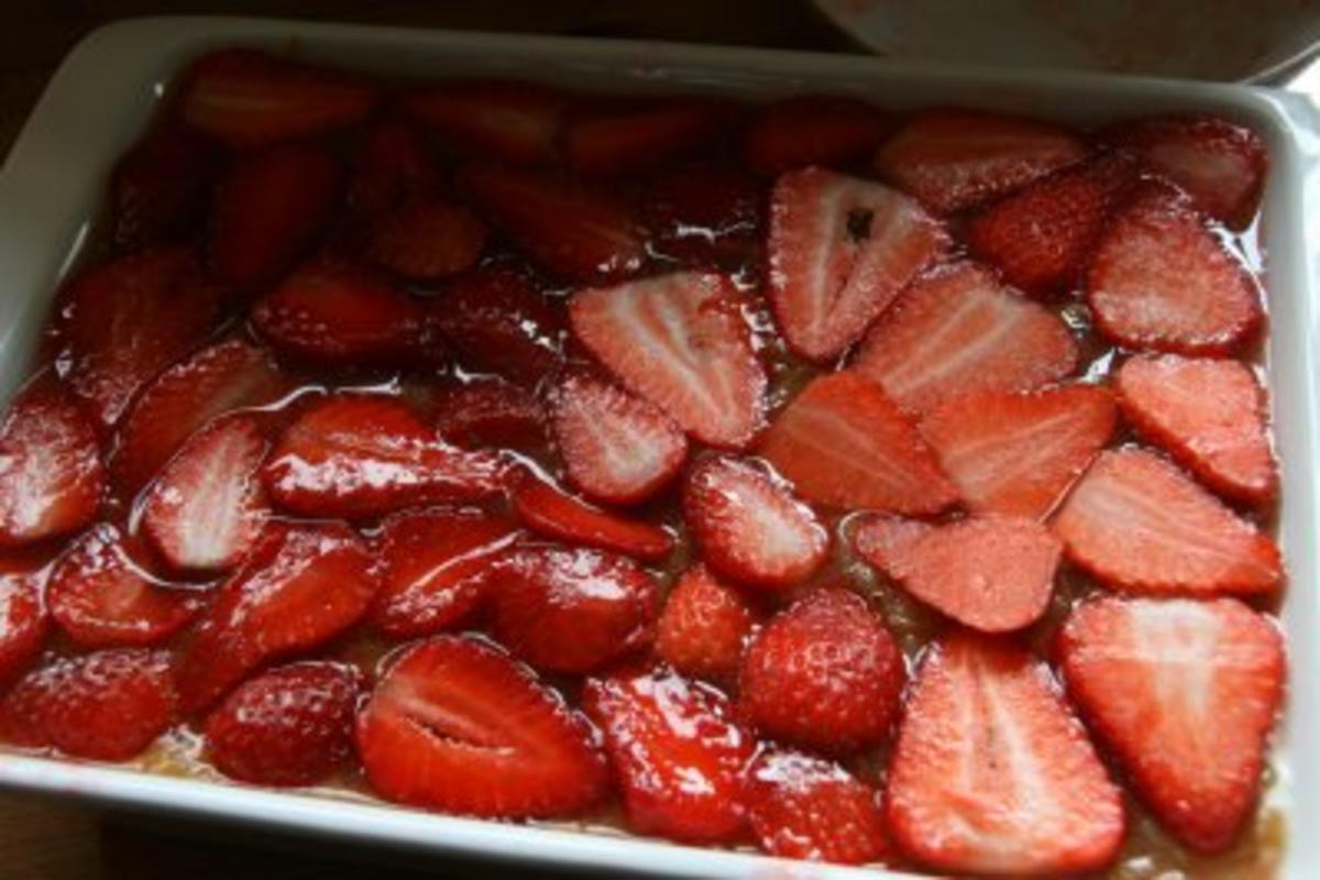 Dessert: Rhabarber-Erdbeer-Tiramisu - Rezept - Bild Nr. 6
