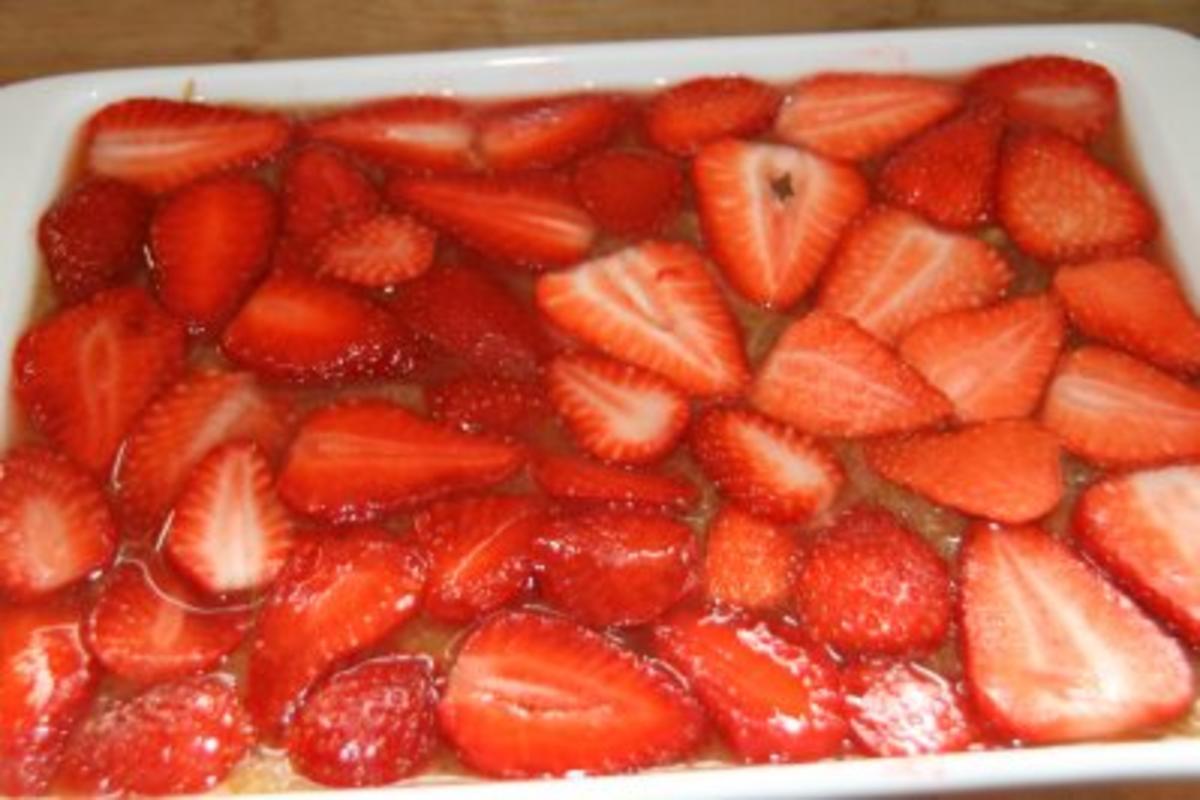 Dessert: Rhabarber-Erdbeer-Tiramisu - Rezept - Bild Nr. 7