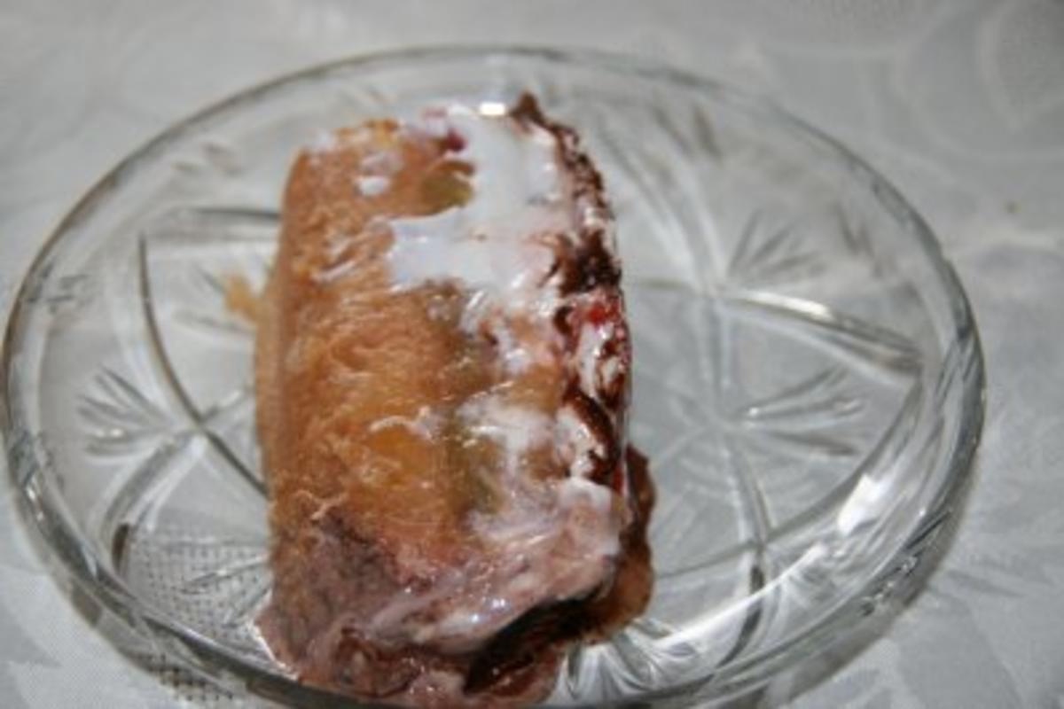 Dessert: Rhabarber-Erdbeer-Tiramisu - Rezept - kochbar.de