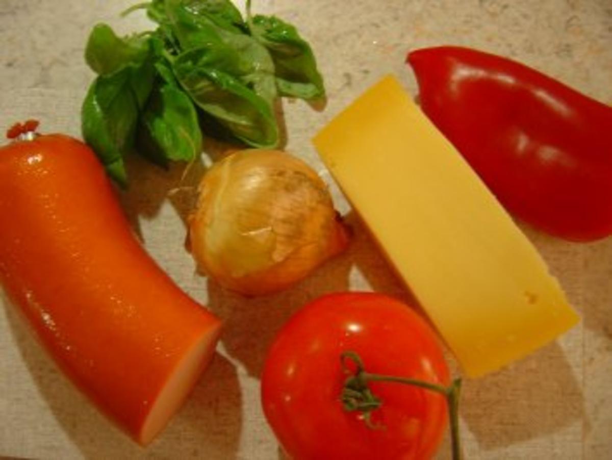 Wurst-Käse-Salat "Villa Kunterbunt" - Rezept - Bild Nr. 3