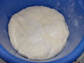 Pizza Verdura fresca con due formaggi - Rezept - Bild Nr. 2