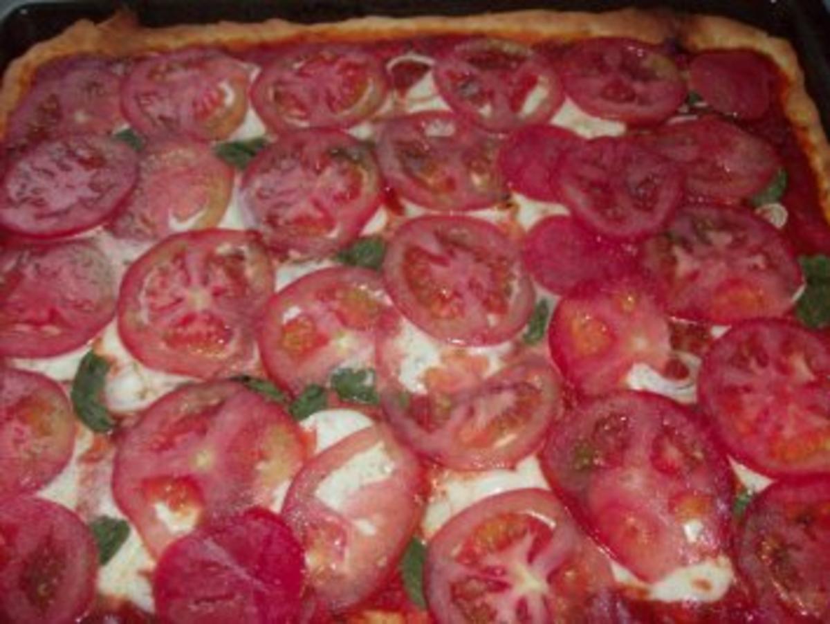 Pizza Verdura fresca con due formaggi - Rezept - Bild Nr. 6