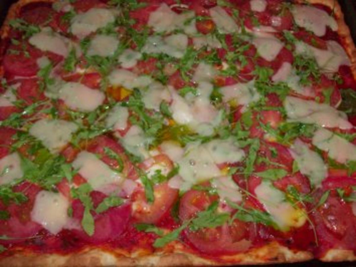 Pizza Verdura fresca con due formaggi - Rezept