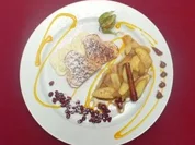 Rezept: Waffelherzen mit Calvados-Vanille-รpfeln auf Mascarpone-Wรถlkchen Bild Nr. 2 Waffelherzen mit Calvados-Vanille-รpfeln auf Mascarpone-Wรถlkchen - Rezept - Bild Nr. 2