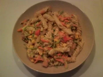 Salat: Nudelsalat mit Thunfisch - Rezept - Bild Nr. 3