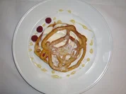 Spitzenpfannkuchen mit Himbeer-Honig-Sahne - Rezept