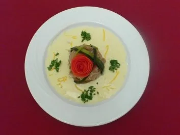 Galette gefüllt mit Lachs und Spinat auf Zitronensoße - Rezept - Bild Nr. 2