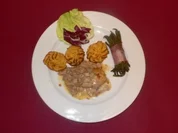 Kalbsrückensteak gratiniert mit Bohnen und Herzoginkartoffeln - Rezept - Bild Nr. 2