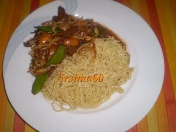 Rezept: Süß - scharfes Rindfleisch mit Sesamnudeln Bild Nr. 2 Süß - scharfes Rindfleisch mit Sesamnudeln - Rezept - Bild Nr. 2