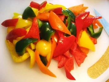 Rezept: Buntes Paprika-Gemüse ... Buntes Paprika-Gemüse ... - Rezept