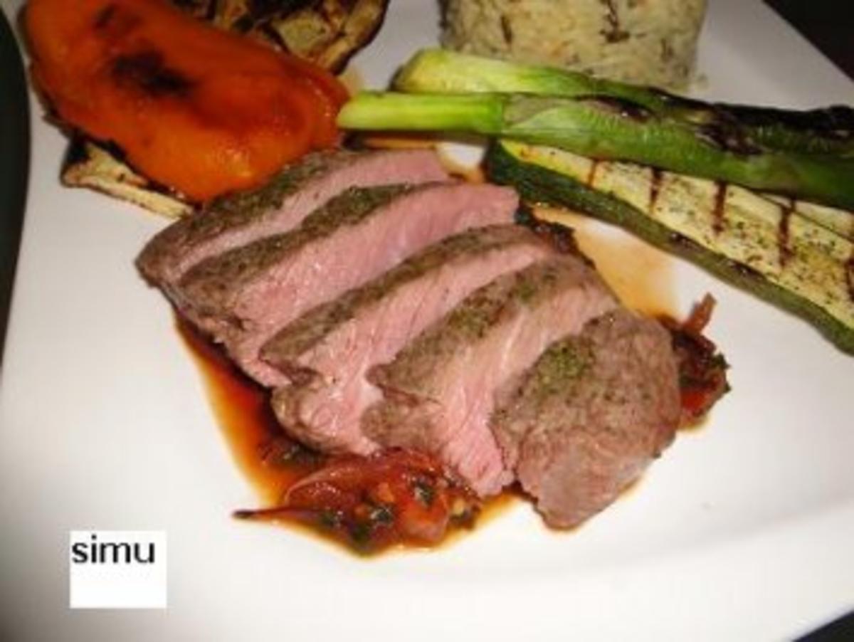 Straussenfilet auf Tomatencoulis - Rezept - kochbar.de