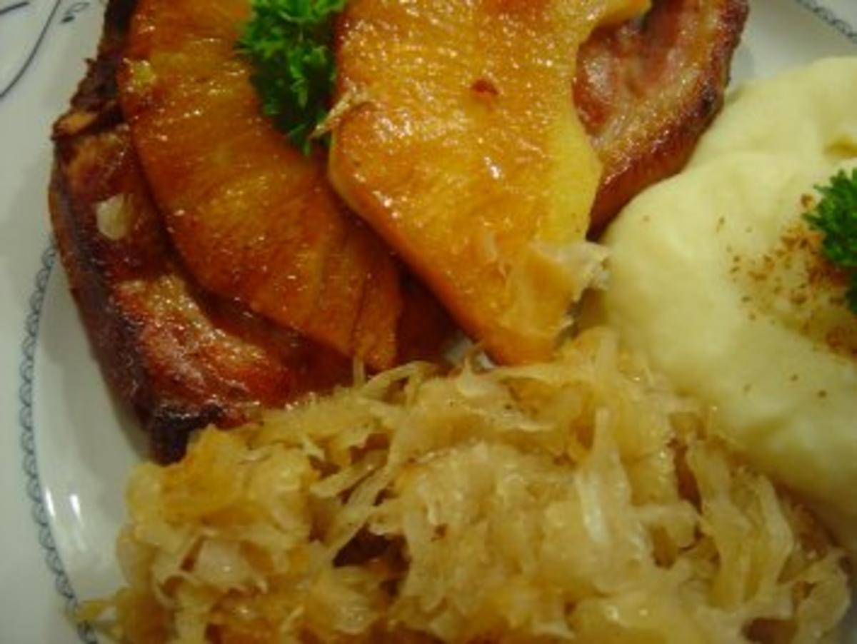 Kassler-Kotelett mit gebratenen Ananas und Sauerkraut - Rezept - Bild Nr. 2