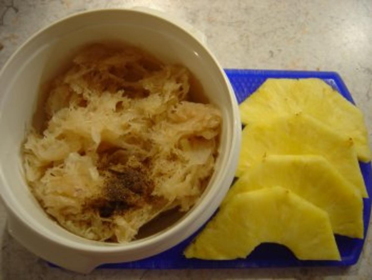 Kassler-Kotelett mit gebratenen Ananas und Sauerkraut - Rezept - Bild Nr. 4