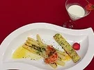 Spargel mit Scampi in Passionsfrucht-Dressing und Zitronensorbet - Rezept - Bild Nr. 2