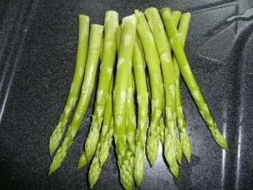 SPARGEL&PASTA :Spargel-Safran-Tagliatelle - Rezept - Bild Nr. 2