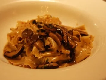 Bandnudeln mit gebratenen Austernpilzen - Rezept