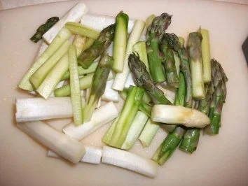 Rezept: Grüner und weißer Spargel in Sauce Hollandaise und Beilagen Bild Nr. 4 Grüner und weißer Spargel in Sauce Hollandaise und Beilagen - Rezept - Bild Nr. 4