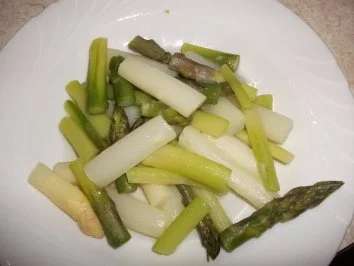 Rezept: Grüner und weißer Spargel in Sauce Hollandaise und Beilagen Bild Nr. 11 Grüner und weißer Spargel in Sauce Hollandaise und Beilagen - Rezept - Bild Nr. 11