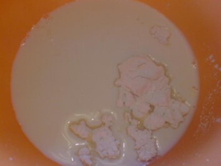 Quarkcreme mit marinierten Erdbeeren oder Rhabarberkompott - einfach ... Quarkcreme mit marinierten Erdbeeren oder Rhabarberkompott - einfach ...